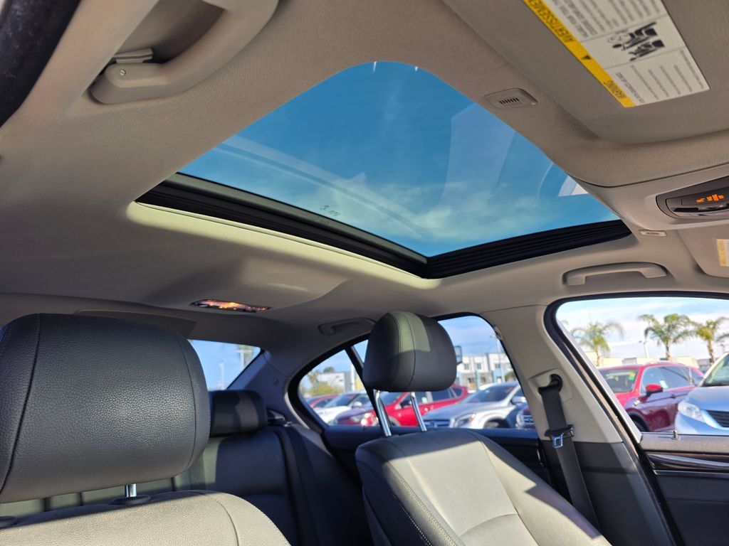 2016 BMW 5 Series 528i - 22998768 - 10