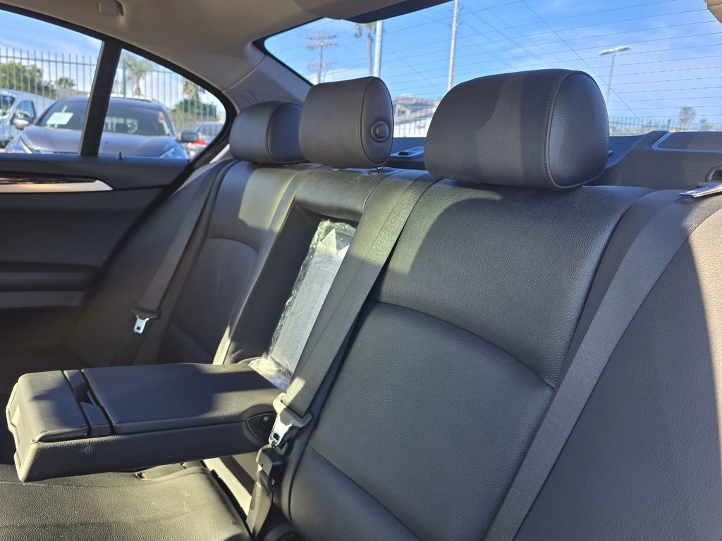 2016 BMW 5 Series 528i - 22998768 - 16