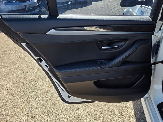 2016 BMW 5 Series 528i - 22998768 - 18