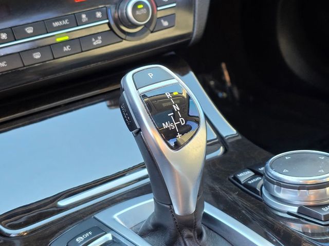 2016 BMW 5 Series 528i - 22998768 - 30