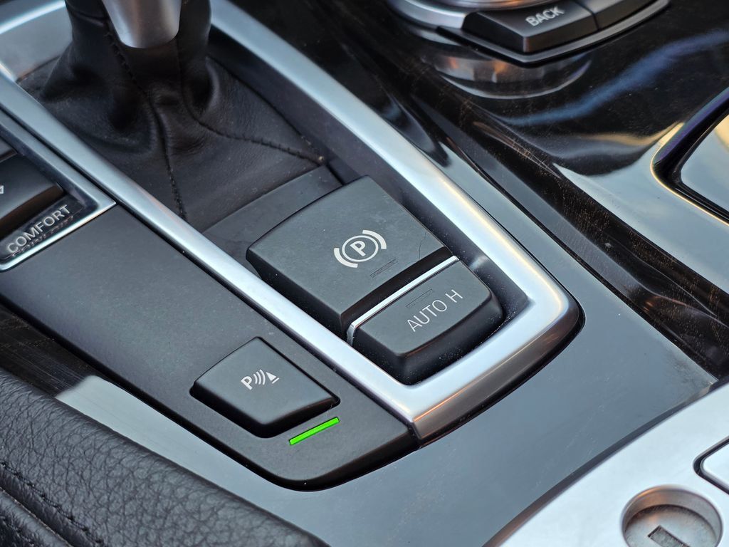 2016 BMW 5 Series 528i - 22998768 - 32