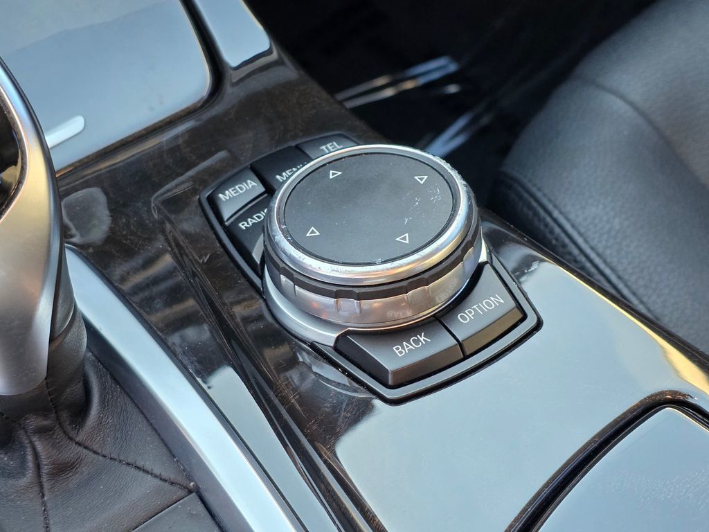 2016 BMW 5 Series 528i - 22998768 - 33