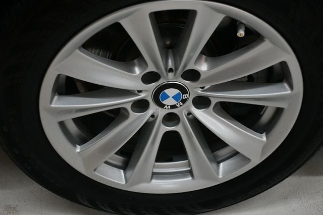2016 BMW 5 Series 528i - 22974853 - 18