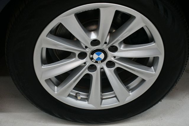 2016 BMW 5 Series 528i - 22974853 - 19