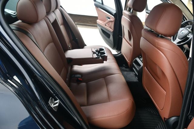2016 BMW 5 Series 528i - 22974853 - 37