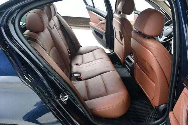 2016 BMW 5 Series 528i - 22974853 - 38