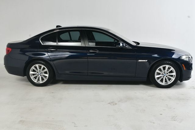 2016 BMW 5 Series 528i - 22974853 - 3