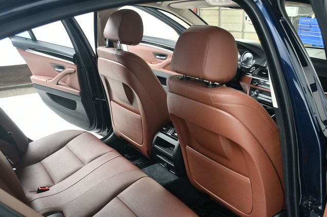 2016 BMW 5 Series 528i - 22974853 - 39