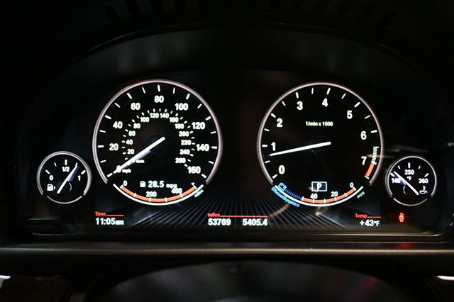 2016 BMW 5 Series 528i - 22974853 - 44