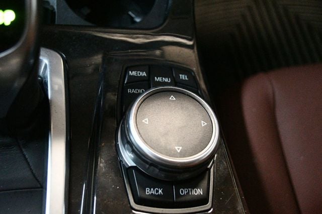 2016 BMW 5 Series 528i - 22974853 - 60