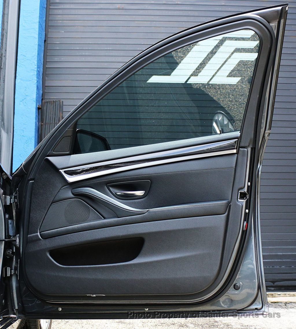 2016 BMW 5 Series 528i - 23043695 - 18