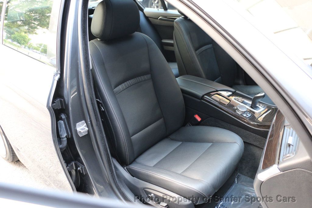 2016 BMW 5 Series 528i - 23043695 - 26