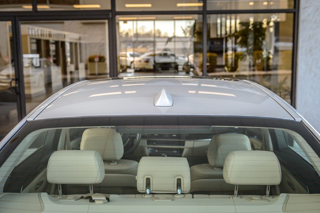 2016 BMW 5 Series 528i - WHITE ON BEIGE - NAV - BACKUP CAM - BLUETOOTH - 22984374 - 9