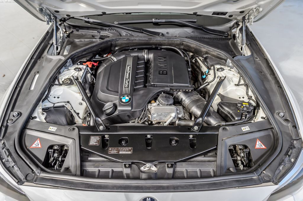 2016 BMW 5 Series 528i - WHITE ON BEIGE - NAV - BACKUP CAM - BLUETOOTH - 22984374 - 16