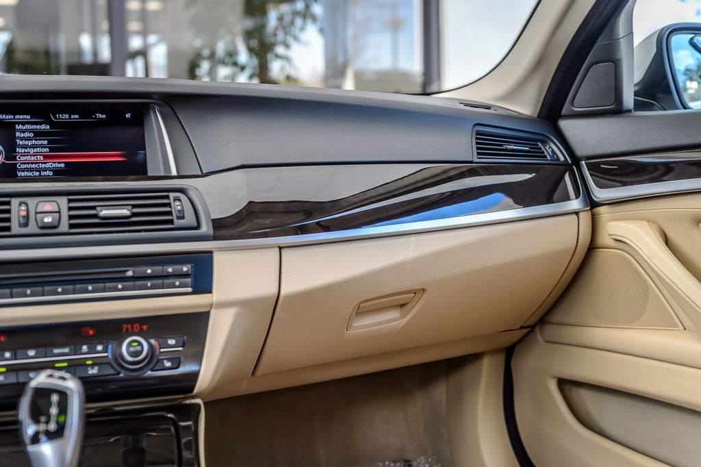 2016 BMW 5 Series 528i - WHITE ON BEIGE - NAV - BACKUP CAM - BLUETOOTH - 22984374 - 35