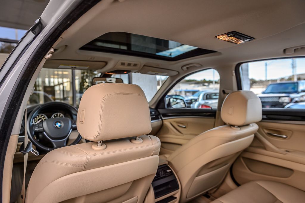 2016 BMW 5 Series 528i - WHITE ON BEIGE - NAV - BACKUP CAM - BLUETOOTH - 22984374 - 42