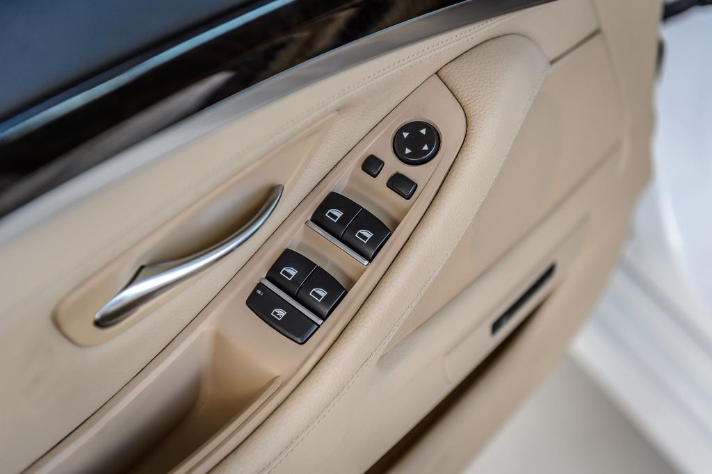 2016 BMW 5 Series 528i - WHITE ON BEIGE - NAV - BACKUP CAM - BLUETOOTH - 22984374 - 49