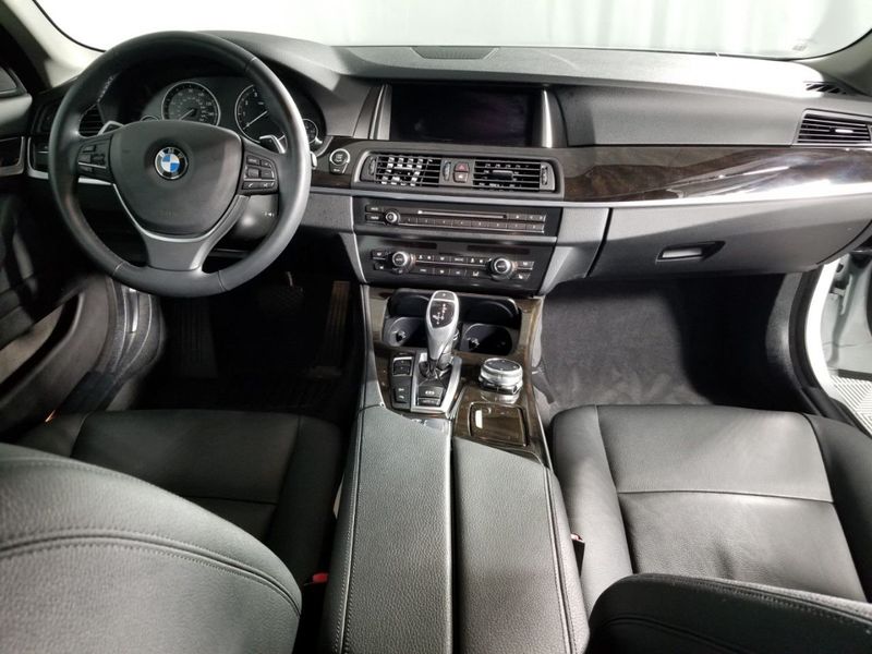 2016 BMW 5 Series 528i xDrive - 18325704 - 6