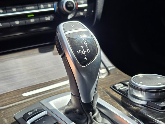 2016 BMW 5 Series 535i - 22998620 - 32