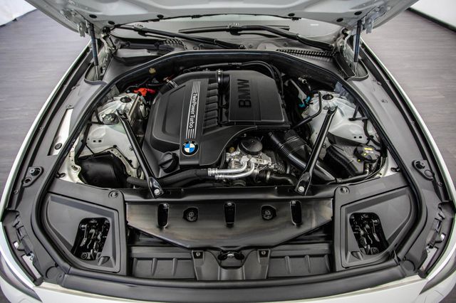 2016 BMW 5 Series 535i - 22946516 - 12