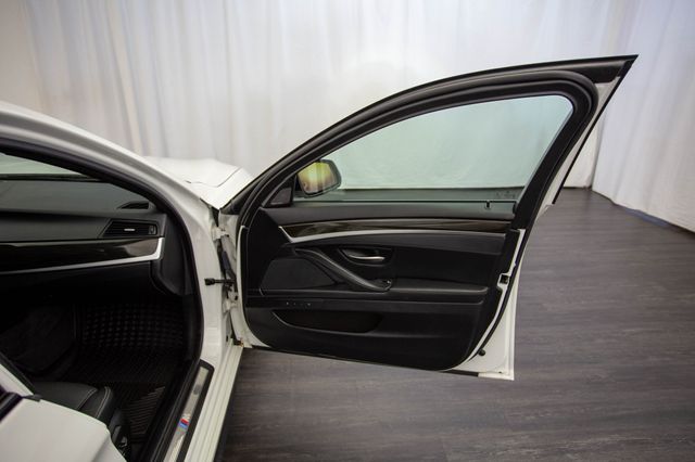 2016 BMW 5 Series 535i - 22946516 - 16