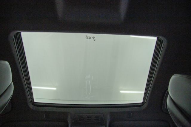 2016 BMW 5 Series 535i - 22946516 - 52