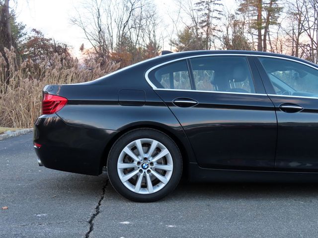 2016 BMW 5 Series 535i xDrive - 22947945 - 16