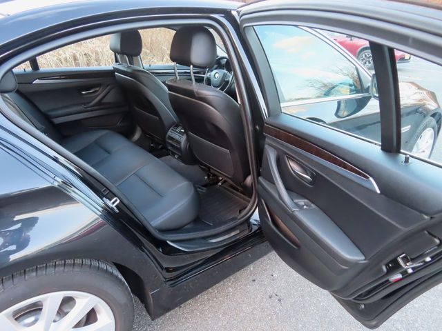 2016 BMW 5 Series 535i xDrive - 22947945 - 25