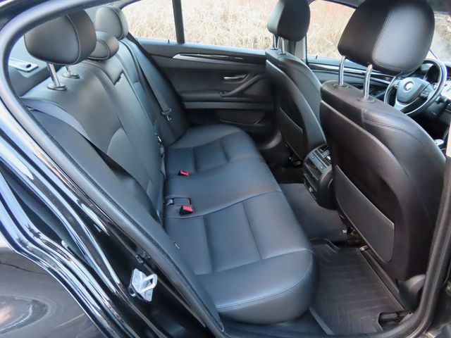 2016 BMW 5 Series 535i xDrive - 22947945 - 26