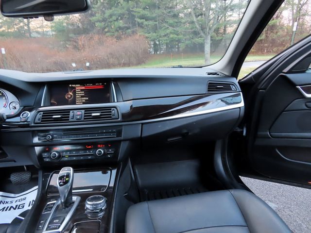 2016 BMW 5 Series 535i xDrive - 22947945 - 32