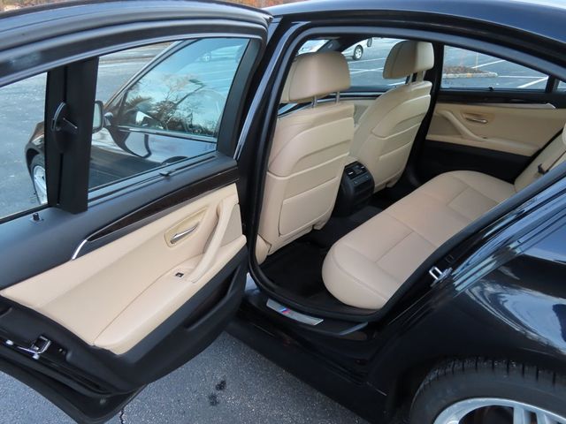 2016 BMW 5 Series 535i xDrive - 22952596 - 26