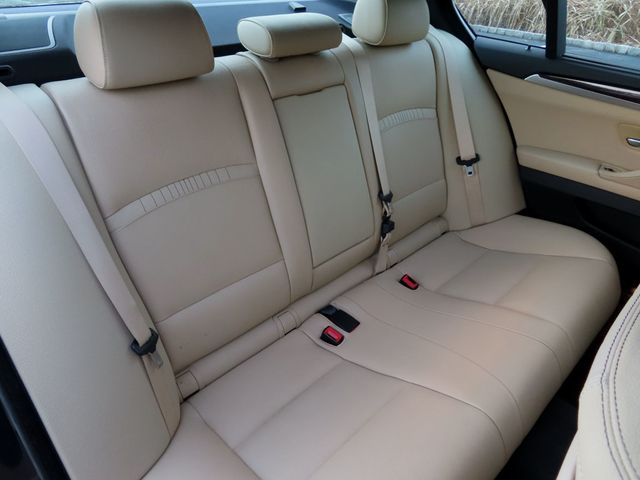 2016 BMW 5 Series 535i xDrive - 22952596 - 31