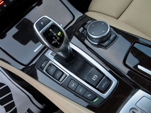 2016 BMW 5 Series 535i xDrive - 22952596 - 38