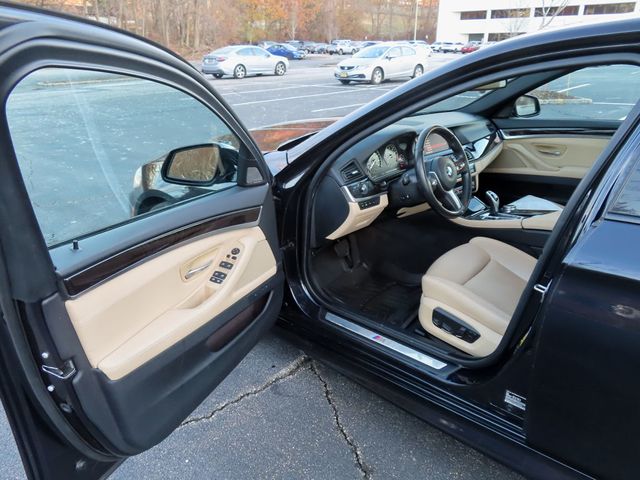 2016 BMW 5 Series 535i xDrive - 22952596 - 4