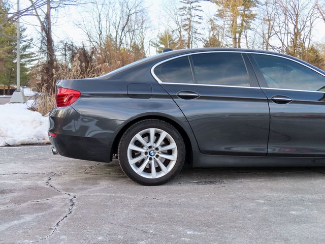 2016 BMW 5 Series 535i xDrive - 22967958 - 16