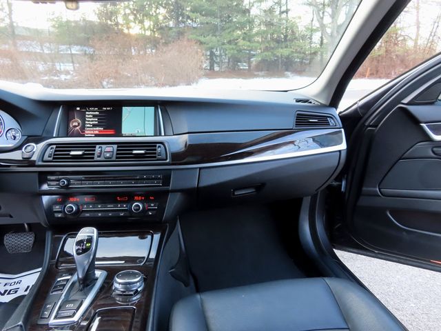 2016 BMW 5 Series 535i xDrive - 22967958 - 31