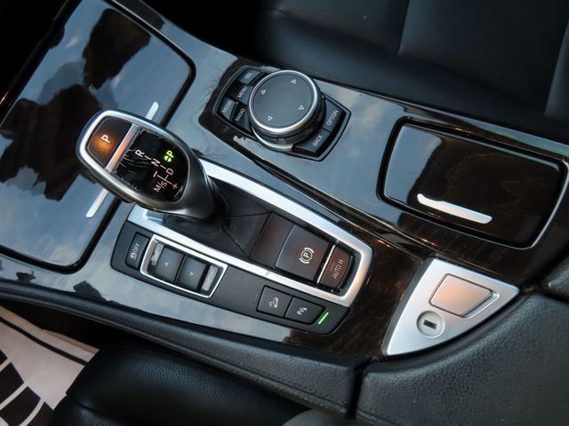 2016 BMW 5 Series 535i xDrive - 22967958 - 36