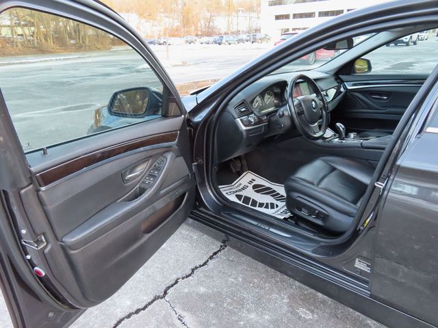 2016 BMW 5 Series 535i xDrive - 22967958 - 4