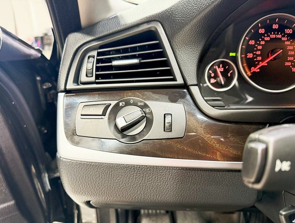 2016 BMW 5 Series 535i xDrive - 22929068 - 15