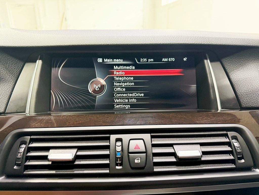 2016 BMW 5 Series 535i xDrive - 22929068 - 19