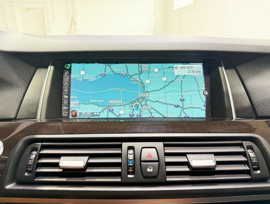 2016 BMW 5 Series 535i xDrive - 22929068 - 20