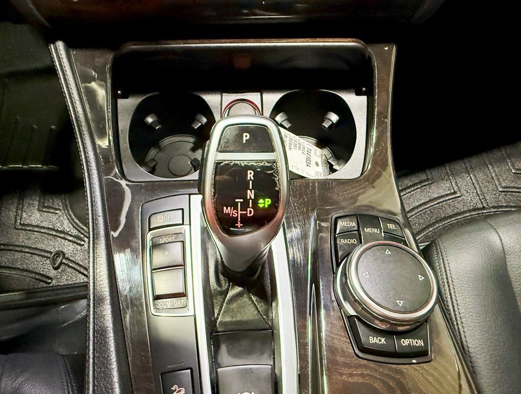 2016 BMW 5 Series 535i xDrive - 22929068 - 25