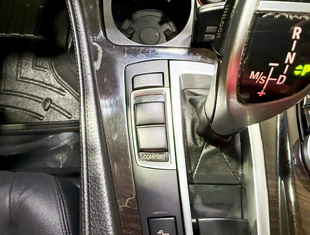 2016 BMW 5 Series 535i xDrive - 22929068 - 26