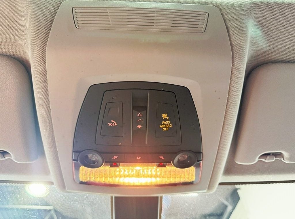 2016 BMW 5 Series 535i xDrive - 22929068 - 28