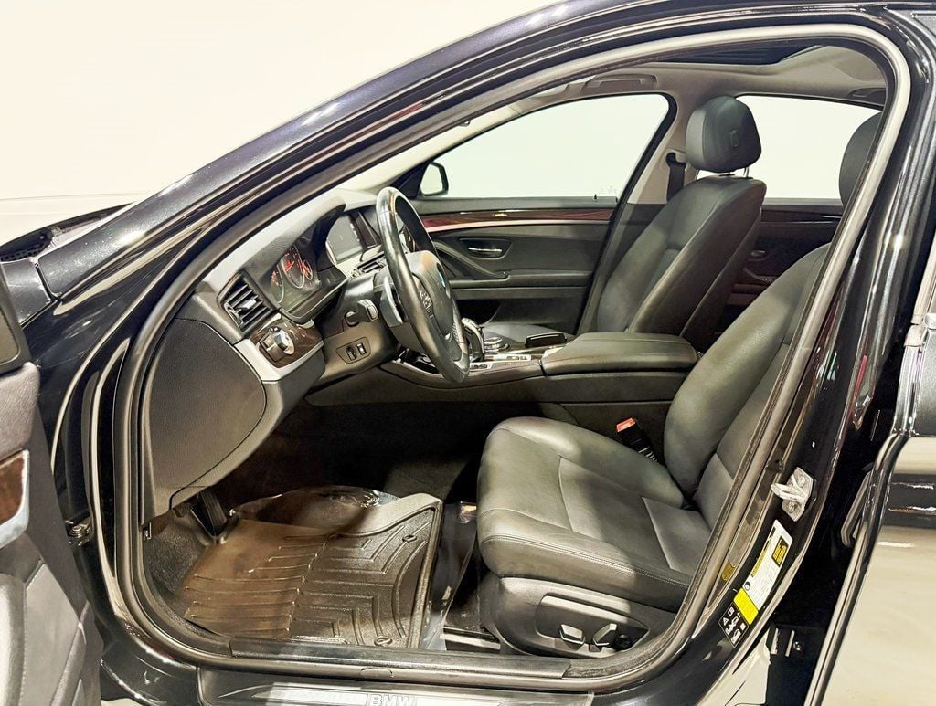 2016 BMW 5 Series 535i xDrive - 22929068 - 30