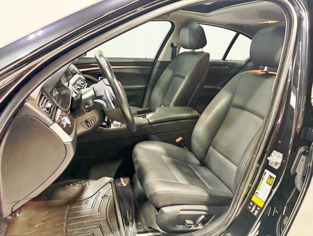 2016 BMW 5 Series 535i xDrive - 22929068 - 31