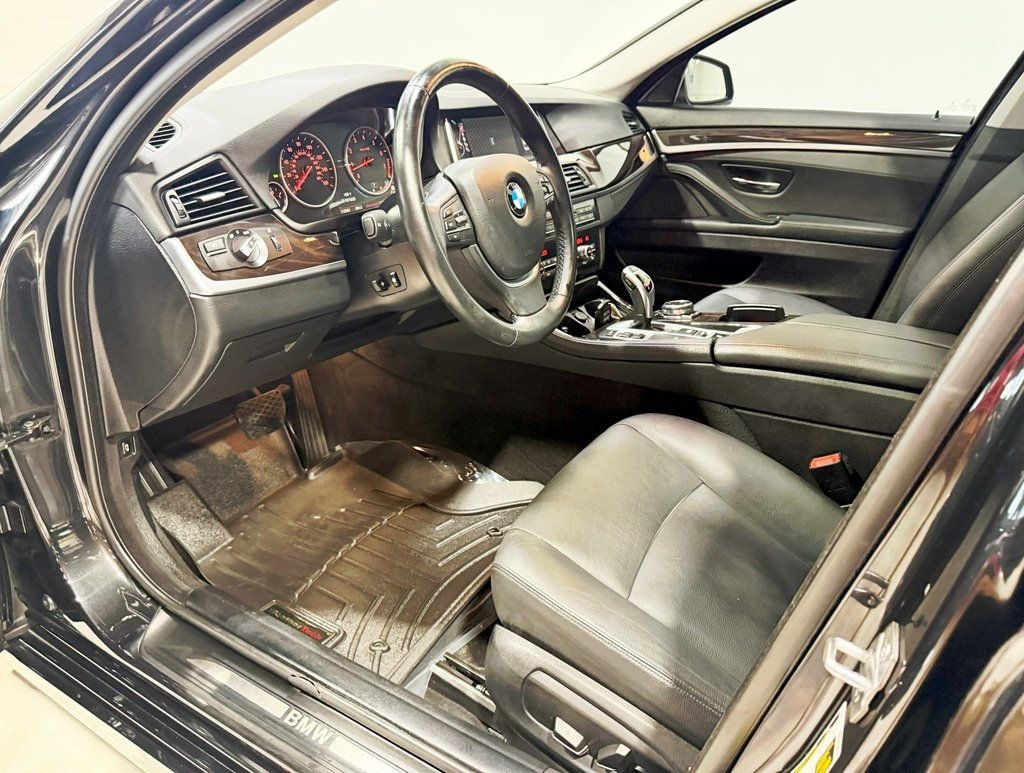 2016 BMW 5 Series 535i xDrive - 22929068 - 32