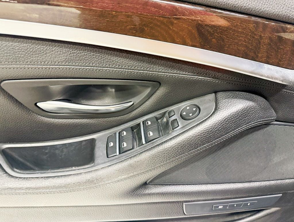 2016 BMW 5 Series 535i xDrive - 22929068 - 37