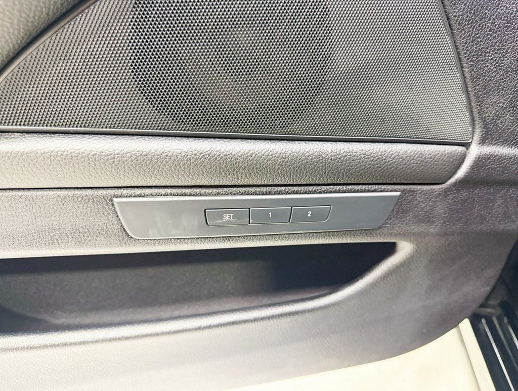 2016 BMW 5 Series 535i xDrive - 22929068 - 38