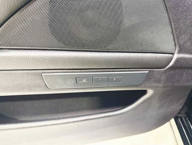 2016 BMW 5 Series 535i xDrive - 22929068 - 38